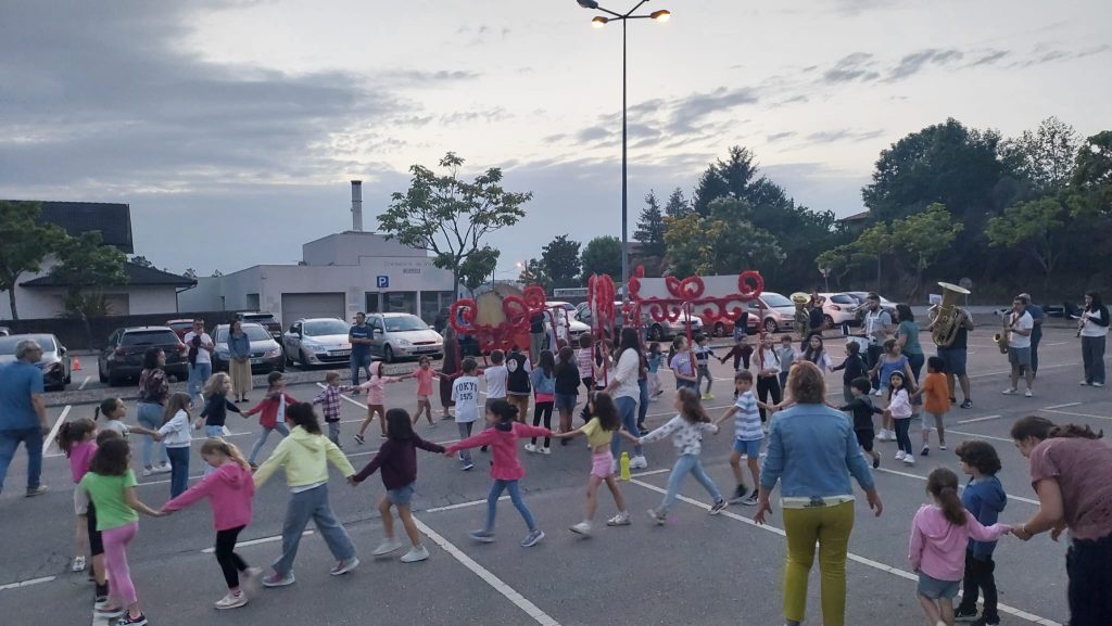  Escola de Santiago estreia-se nas marchas de Viseu para valorizar a comunidade escolar e o território