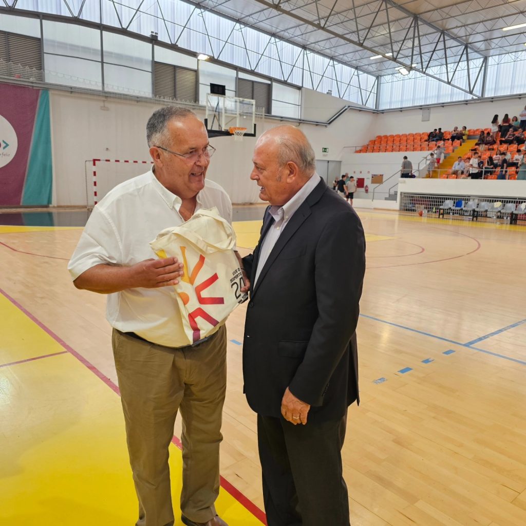  Associação de Basquetebol de Viseu presta tributo a antigos presidentes - Jornal do Centro
