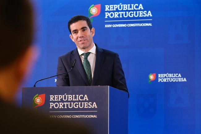 Ministro da Presidência acusa CA do Hospital de Viseu de ‘falhar’ com a população - Jornal do Centro