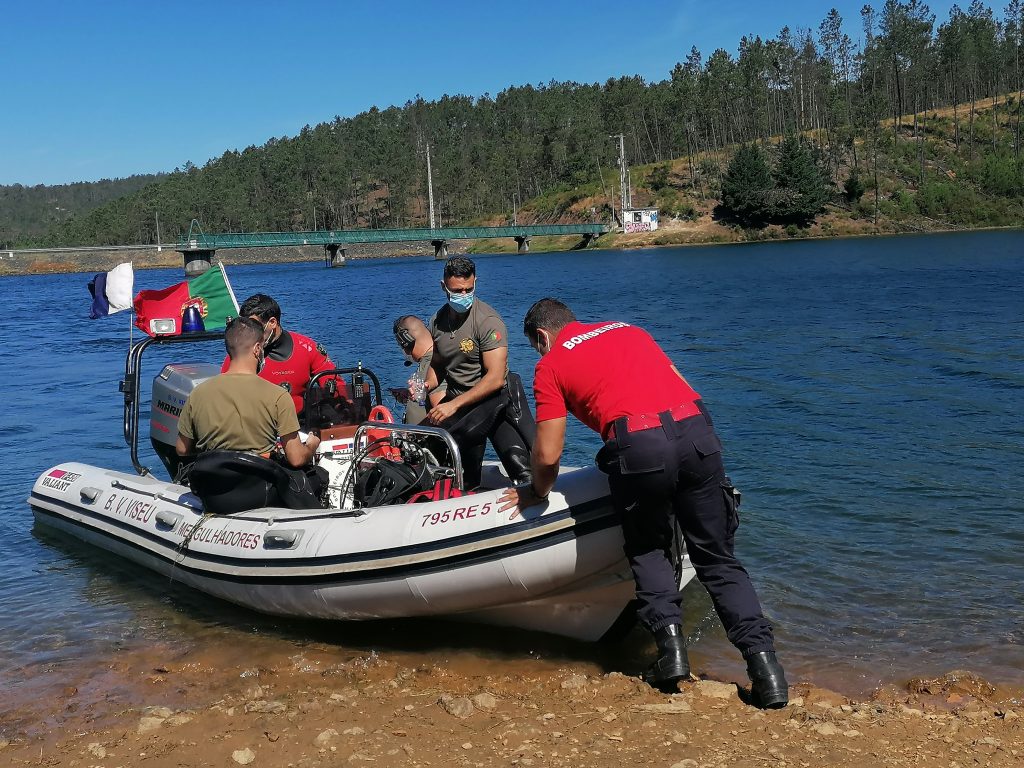  Mergulhadores dos Voluntários de Viseu encontram corpo de jovem desaparecido em Figueira de Castelo Rodrigo - Jornal do Centro