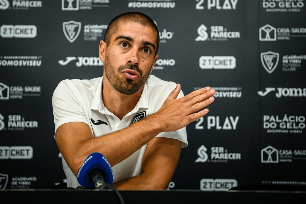  Académico de Viseu: “Foi inglório e ingrato o que aconteceu à minha equipa”, diz treinador - Jornal do Centro