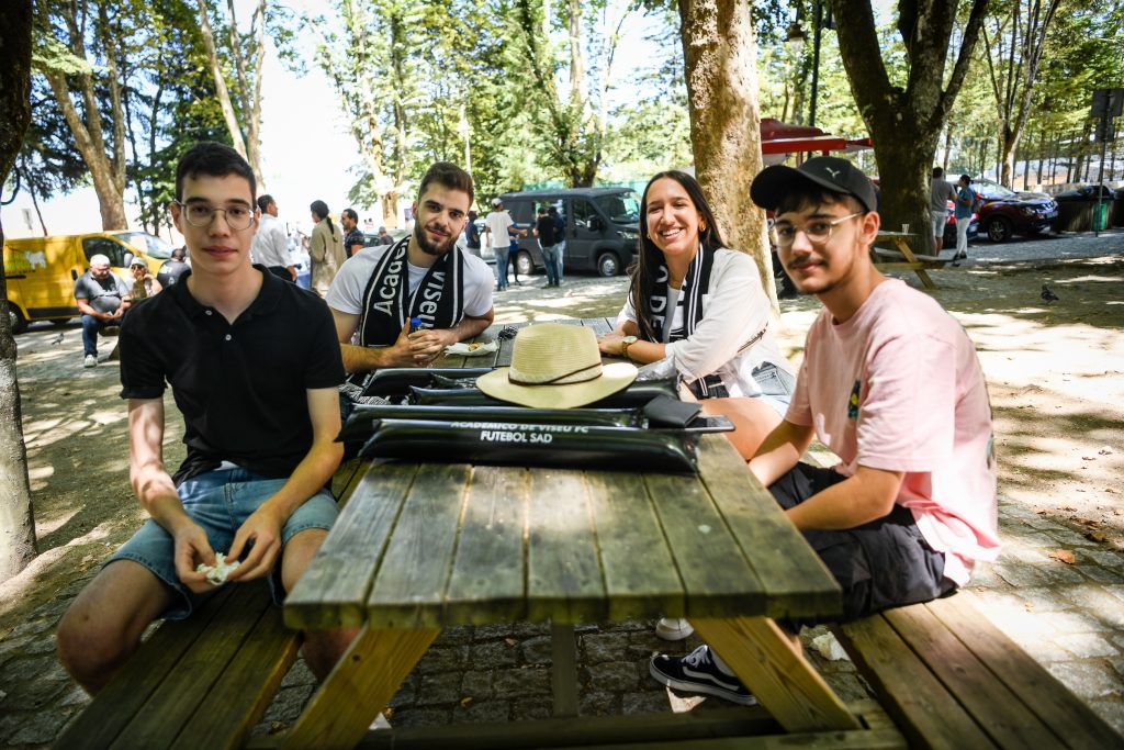  Adeptos do Académico de Viseu contentes com regresso a “casa”, mas tristes com resultado - Jornal do Centro