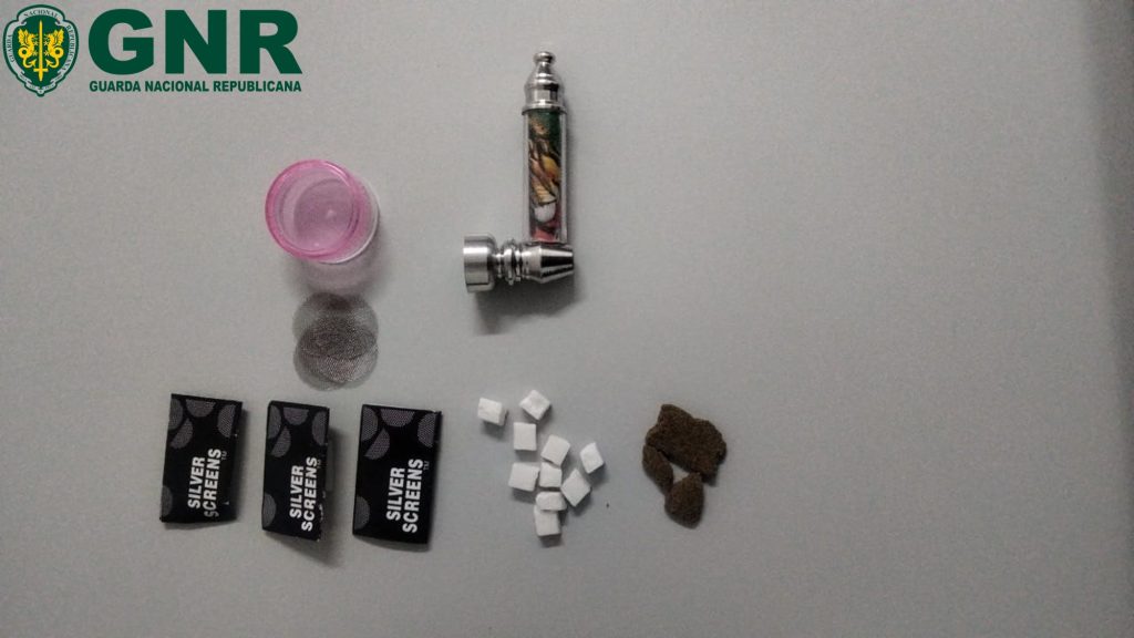  Homem apanhado com cocaína e haxixe em Cinfães - Jornal do Centro