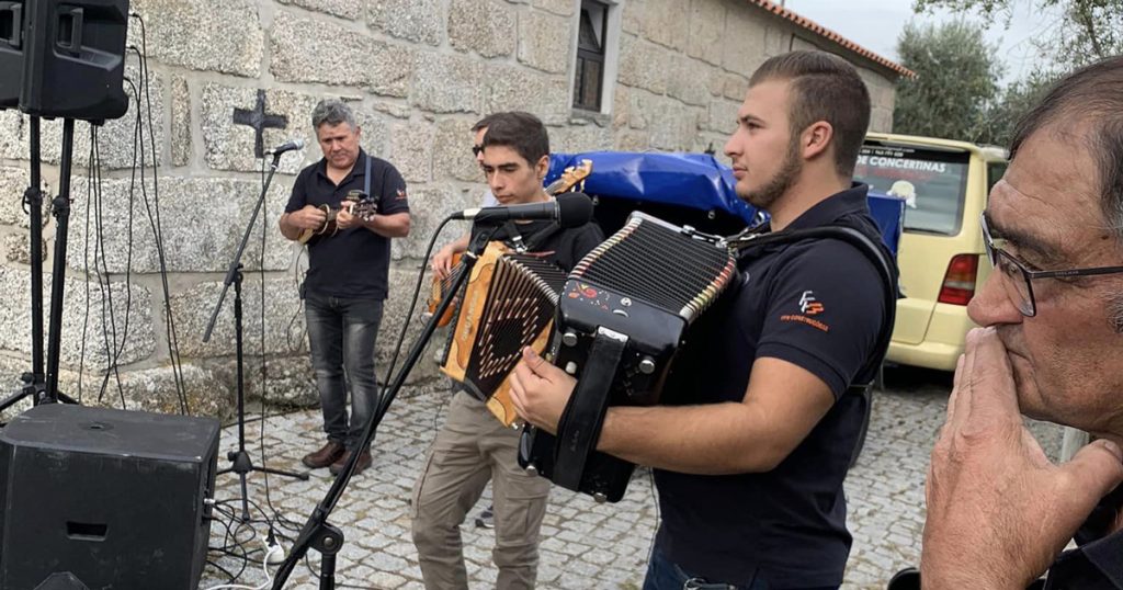  Grupos de concertinas “invadem” Penedono em novembro - Jornal do Centro