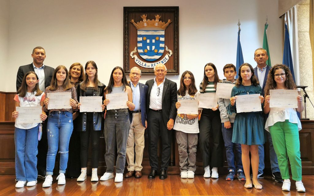  Resende distingue melhores alunos de Português - Jornal do Centro