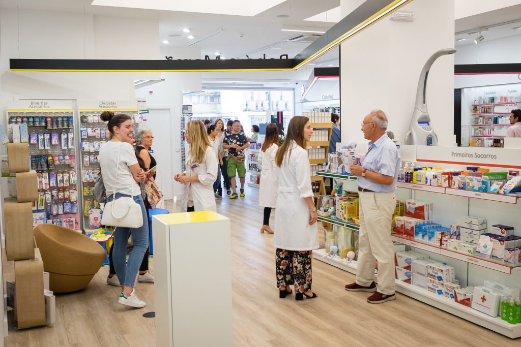  Nove farmácias do distrito de Viseu participam em campanha solidária para ajudar famílias a comprar medicamentos - Jornal do Centro