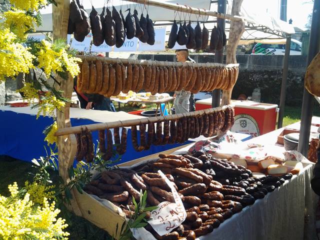  Feira do Fumeiro regressa em março ao Touro - Jornal do Centro