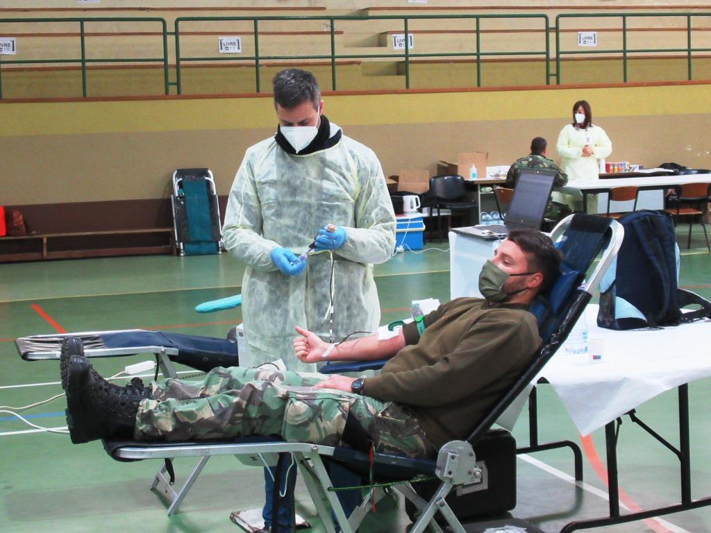  Militares do RI 14 em campanha de recolha de sangue - Jornal do Centro