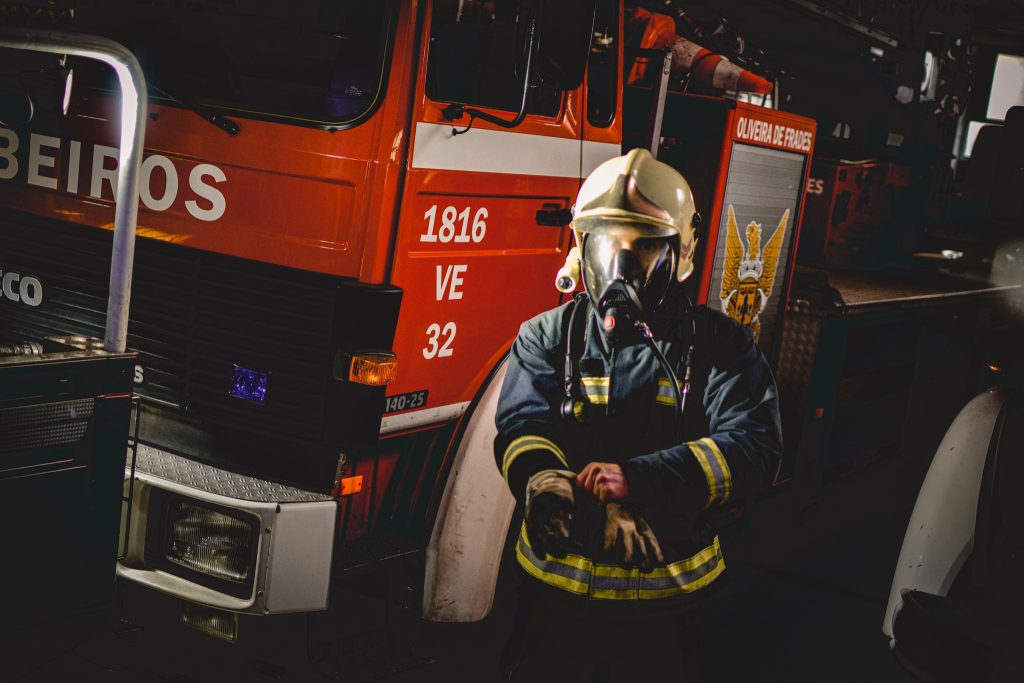  Incêndio deflagra em empresa de rações em Oliveira de Frades - Jornal do Centro