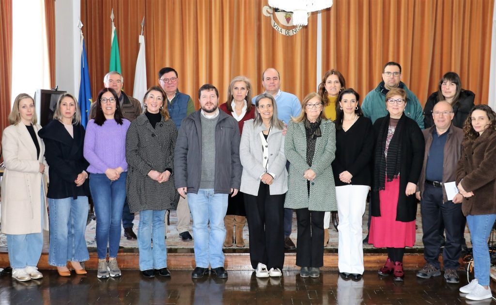  Câmara de Nelas assume competências de ação social - Jornal do Centro