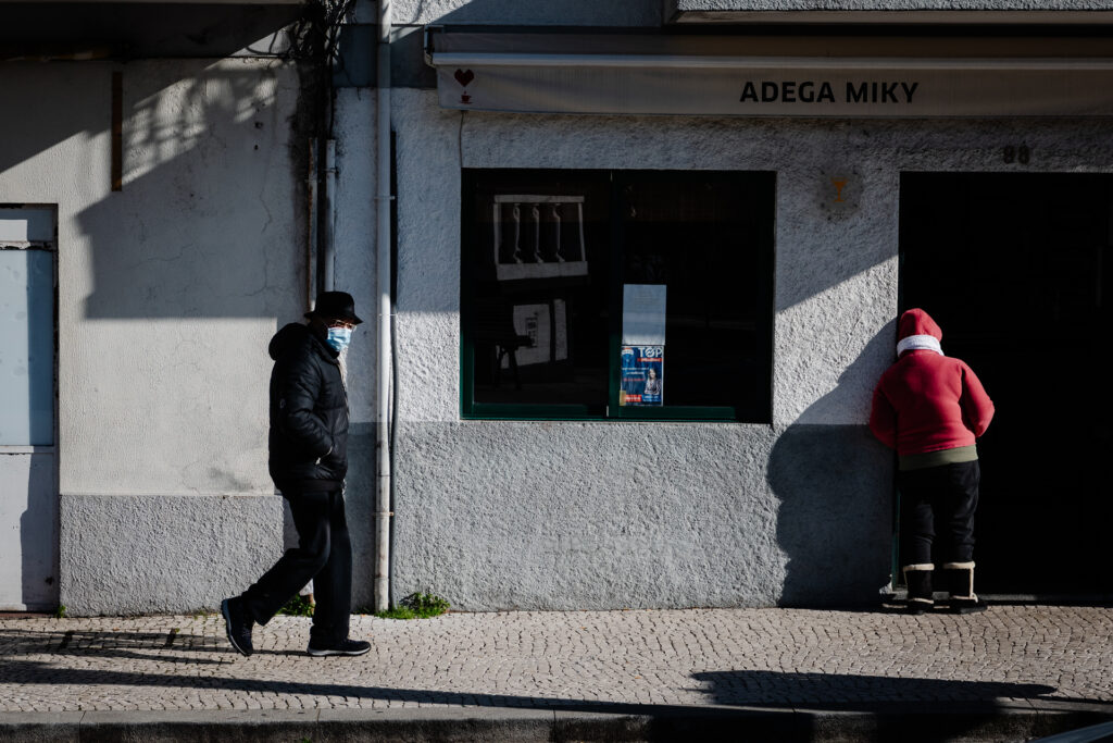 Covid-19: ARS Norte desaconselha aglomeração de pessoas - Jornal do Centro