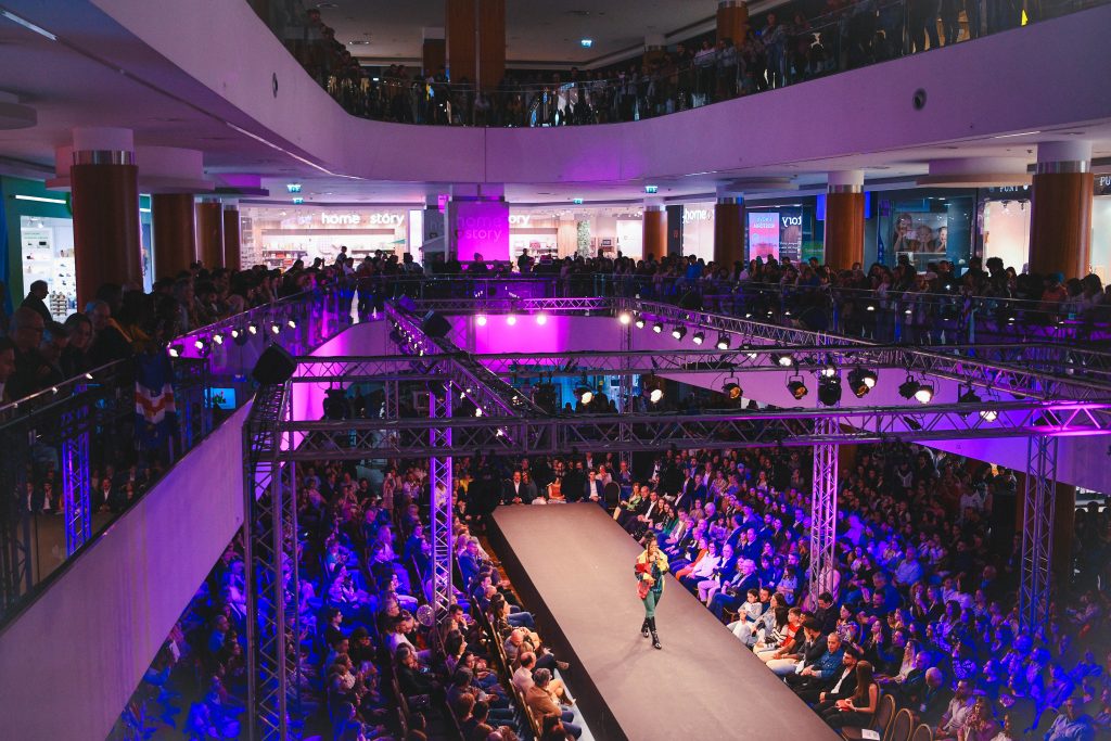  Desfile de moda do Palácio do Gelo com Áurea e Liliana Santos - Jornal do Centro