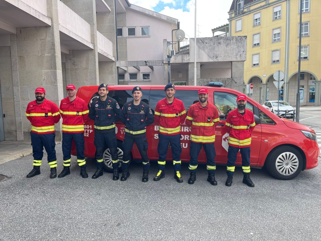  Bombeiros da região de Viseu regressam do Canadá - Jornal do Centro