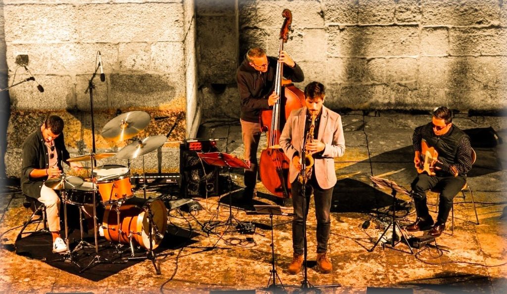  Miguel Rodrigues grava disco no Teatro Viriato, em Viseu - Jornal do Centro