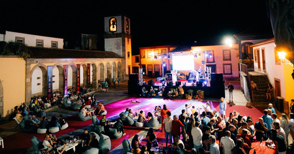  Noite ”quente” de verão com vinhos, tapas e música em São João da Pesqueira - Jornal do Centro