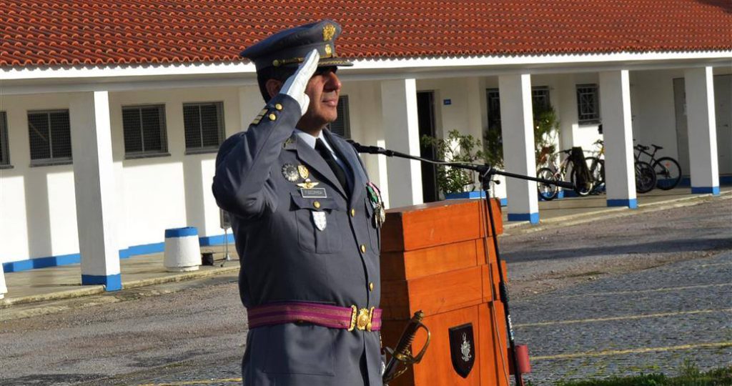 Coronel Luís Falcão Escorrega assume função de Comandante do RI14 - Jornal do Centro