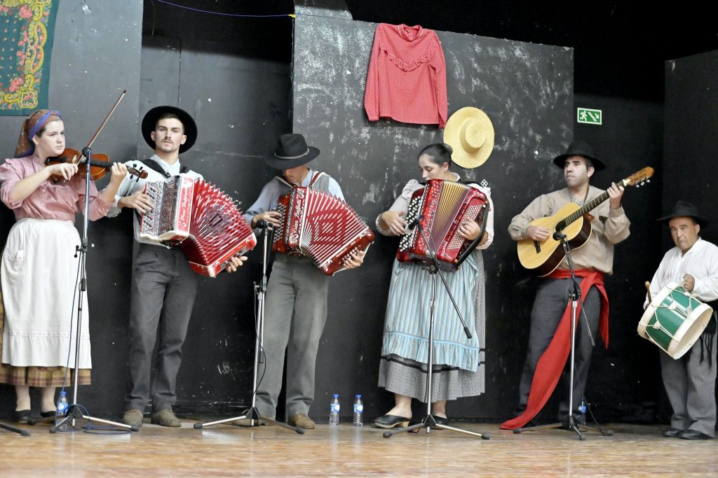  Associações e grupos musicais de Cinfães recebem apoios de 150 mil euros - Jornal do Centro