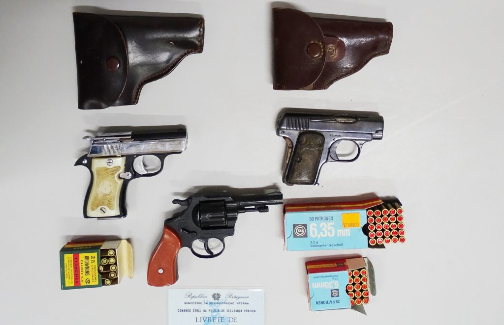  Investigação por causa de herança leva a apreensão de armas - Jornal do Centro
