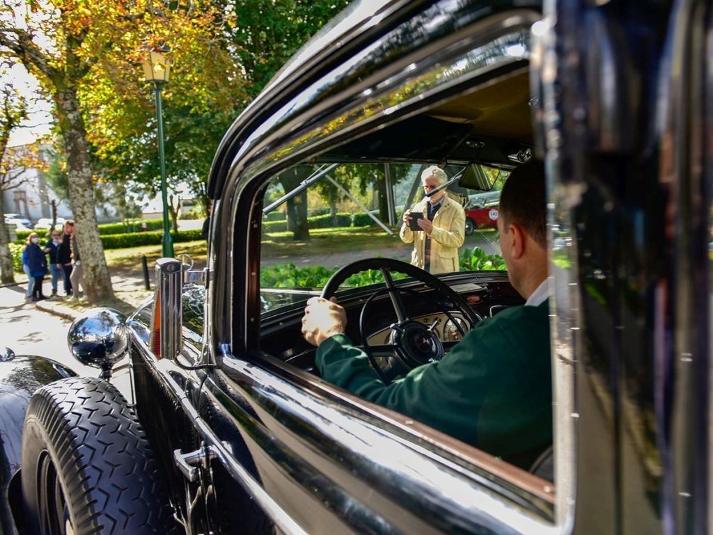  Carros antigos do Museu do Caramulo voltam a sair à rua - Jornal do Centro