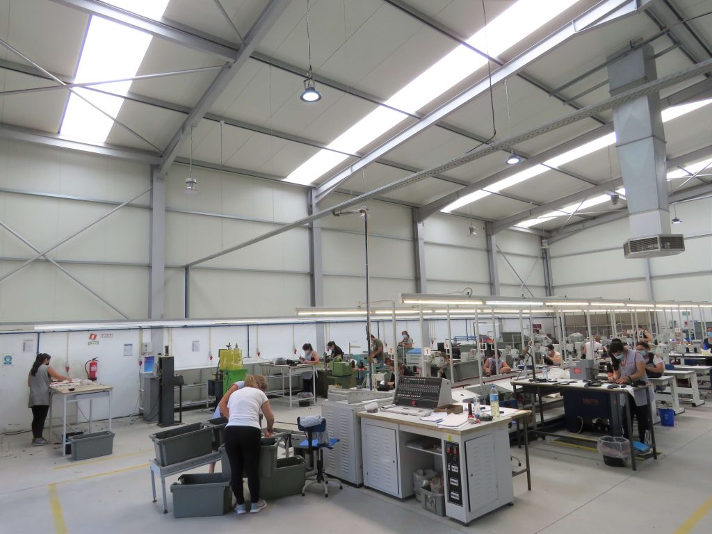  Nova fábrica de calçado emprega mais de 20 pessoas em Cinfães - Jornal do Centro