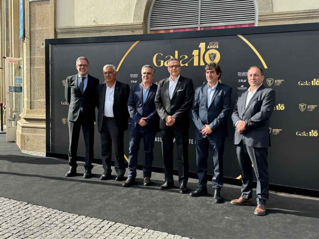  Académico de Viseu anuncia Diogo Almeida como reforço e homenageia atletas e antigos dirigentes em gala dos 110 anos - Jornal do Centro