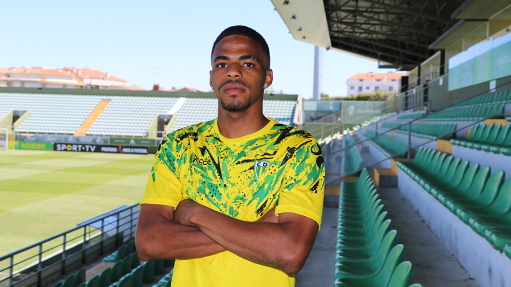  Pedro Maranhão deu a vitória ao Tondela na receção ao Länk Vilaverdense - Jornal do Centro
