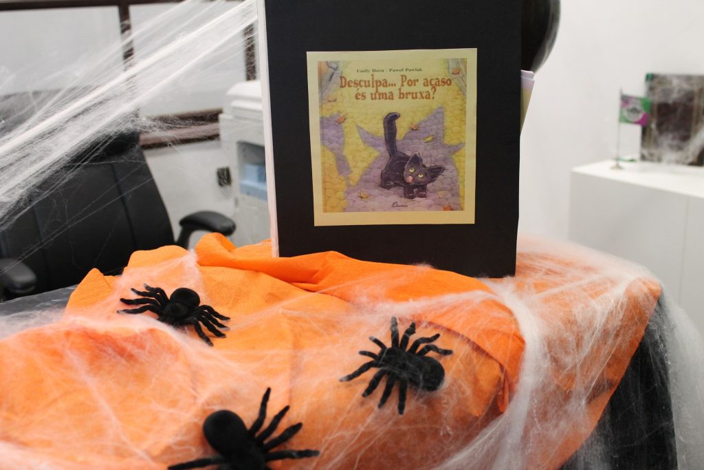  Leitura de conto e brincadeiras no Halloween da Biblioteca de Sátão - Jornal do Centro
