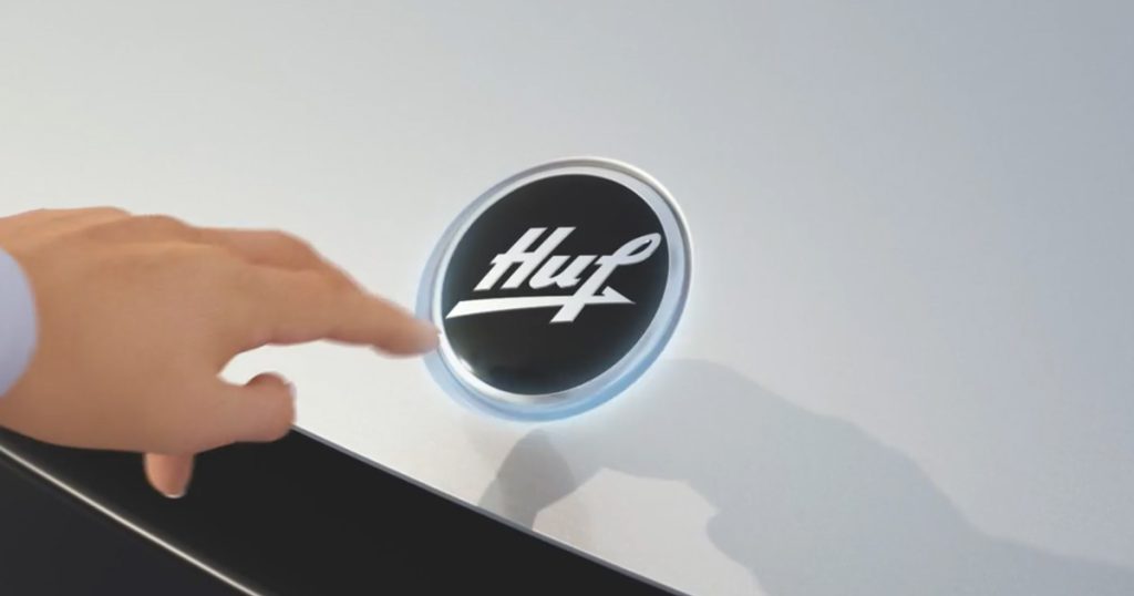  Huf lança emblema automóvel inteligente - Jornal do Centro