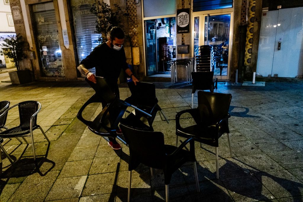  Teletrabalho obrigatório e discotecas voltam a fechar no dia de Natal - Jornal do Centro