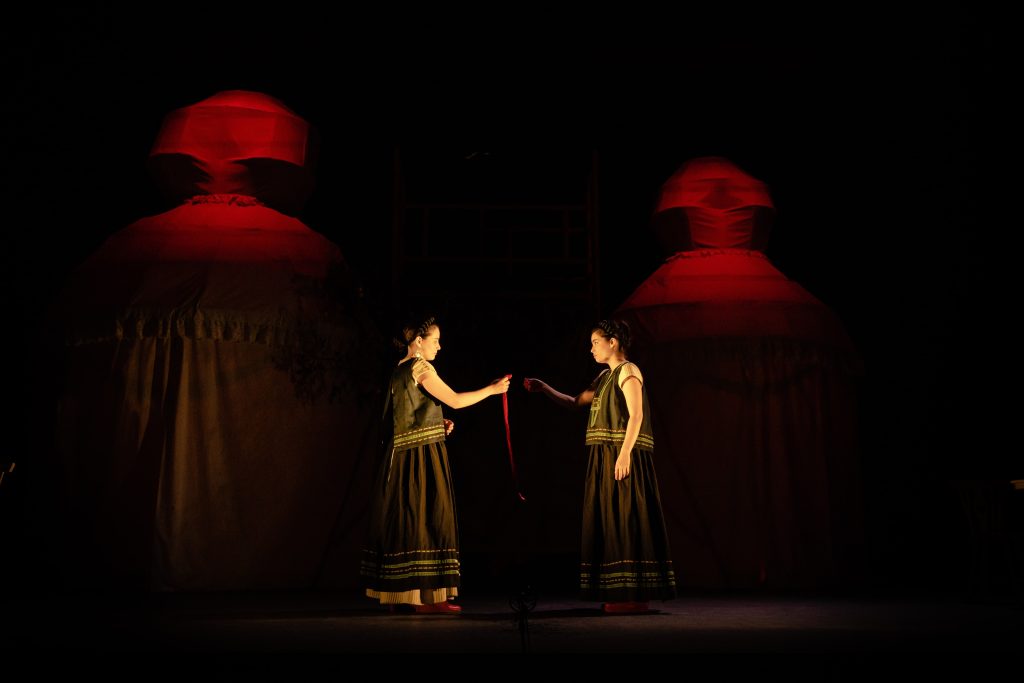  Clã, Frida Kahlo e o passado colonial em cena na ACERT - Jornal do Centro