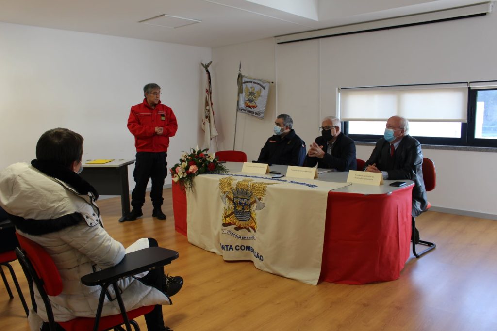  Bombeiros de Santa Comba Dão com nova equipa de intervenção permanente - Jornal do Centro