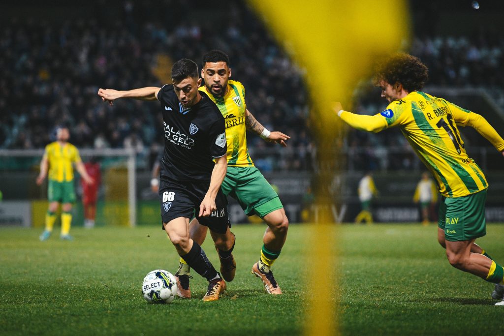  2ª Liga de volta. Depois das seleções, reta final sem STOP para Académico de Viseu e Tondela - Jornal do Centro