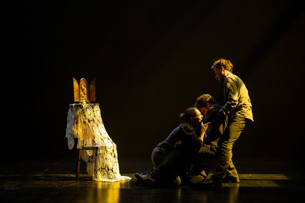  Companhia de Viseu apresenta peça de teatro sobre a fé em Sintra - Jornal do Centro