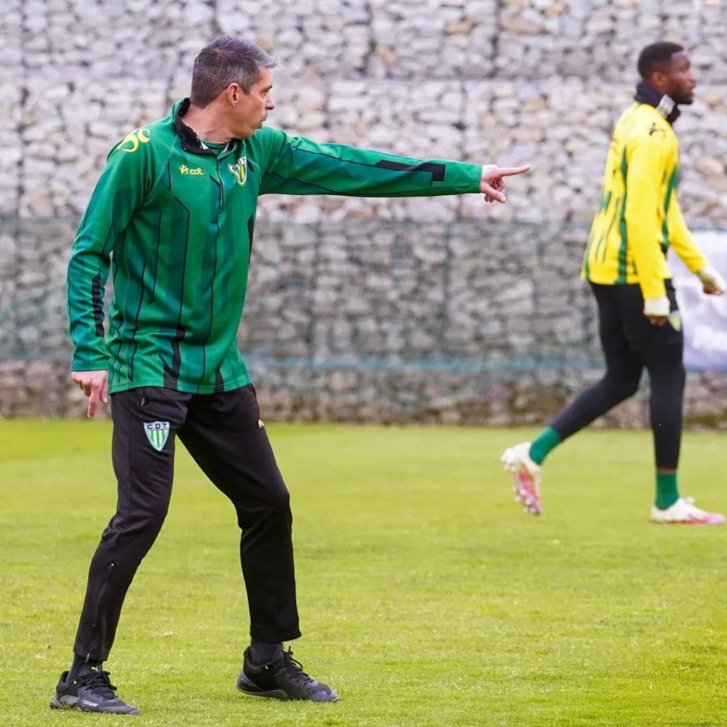  Novo treinador do Tondela quer criar equipa com “mais defesa e menos erros”