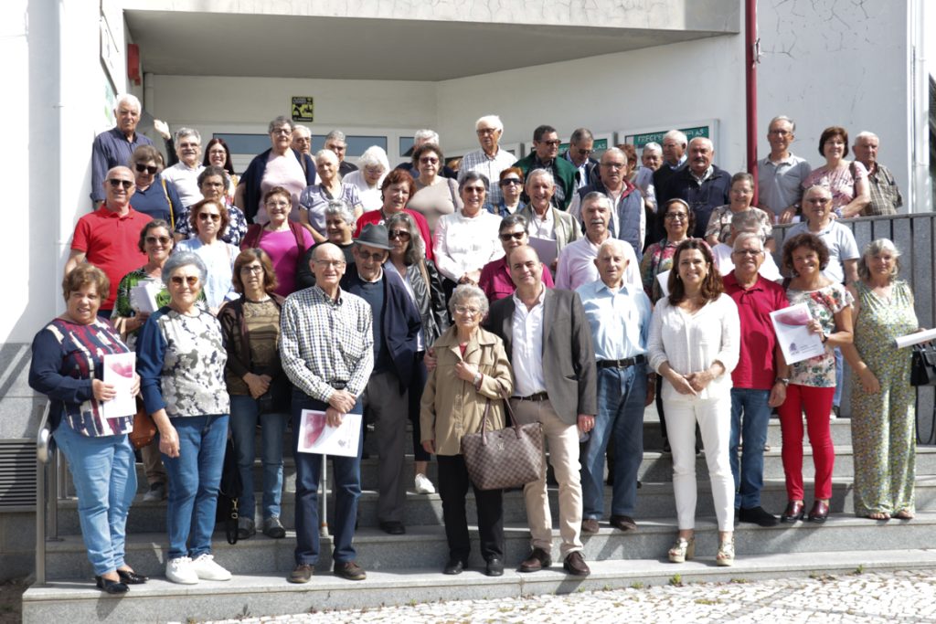  Cartão sénior de Nelas com mais de 840 beneficiários - Jornal do Centro