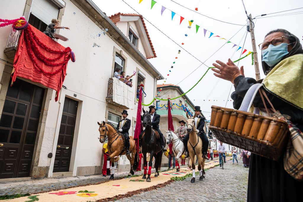  Cortejo das Cavalhadas de Vildemoinhos está de volta - Jornal do Centro
