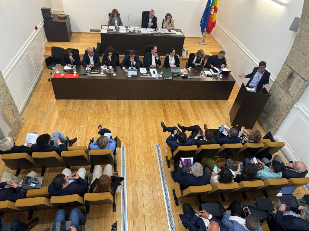  Moções aprovadas na Assembleia Municipal de Viseu a exigir reabertura total da Urgência Pediátrica - Jornal do Centro