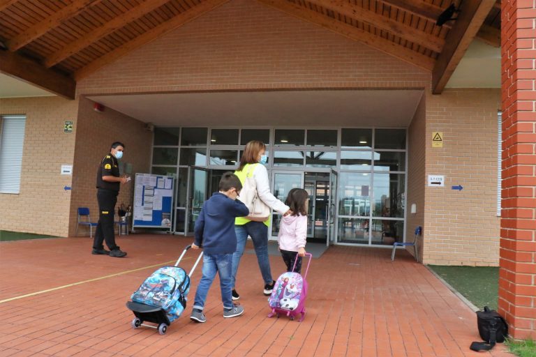 170921100258c60ea27e0ead9eb84f2a58ba6981aa4765d525a0