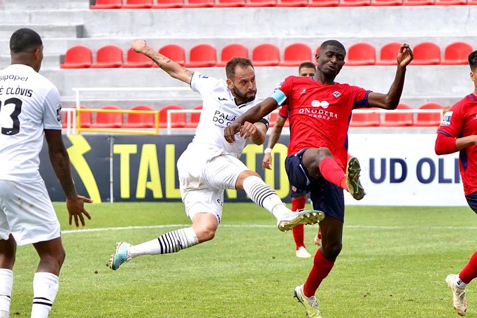  Académico de Viseu volta a empatar na Segunda Liga: desta vez frente à Oliveirense - Jornal do Centro