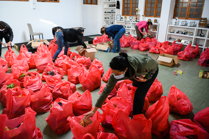  Escolas de Viseu entregam uma centena de cabazes a famílias carenciadas - Jornal do Centro