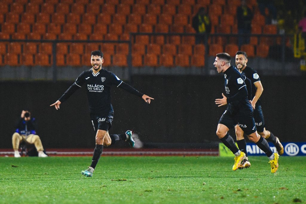  Académico quer derrotar ‘panteras’ no tabuleiro da Taça da Liga - Jornal do Centro