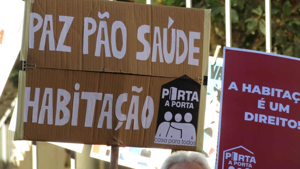  Direito à habitação discutido com tertúlia em Viseu - Jornal do Centro