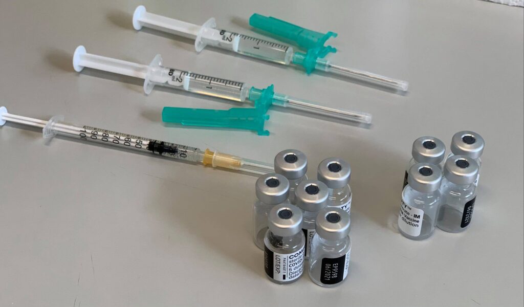  Ordem dos Enfermeiros acusa Governo de desviar profissionais para os centros de vacinação - Jornal do Centro