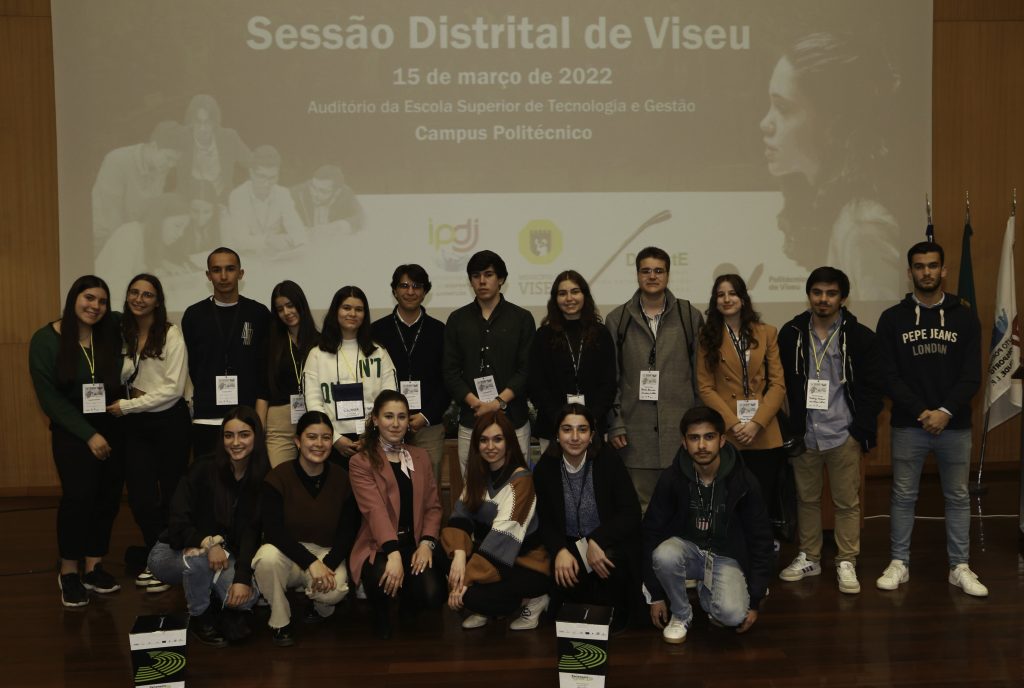  Jovens deputados de Viseu querem debater saúde mental e apoio aos media - Jornal do Centro