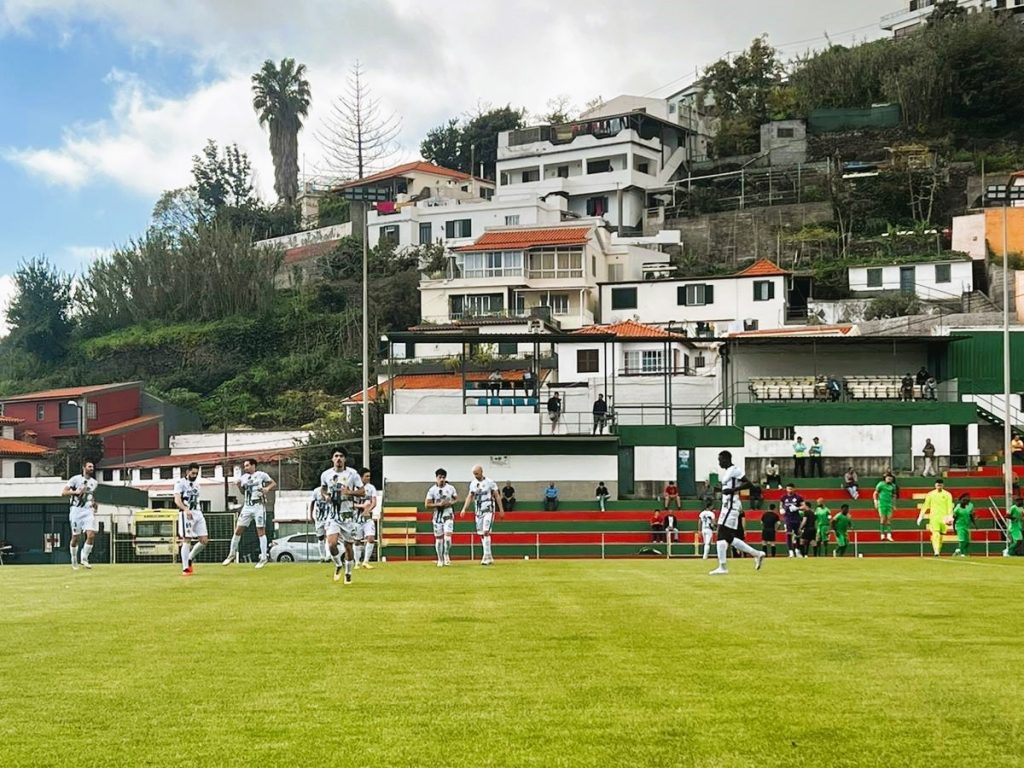  Castro Daire é goleado na Madeira e está praticamente despromovido - Jornal do Centro