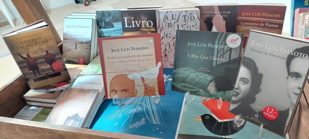  Pedro Chagas Freitas e José Rodrigues na Feira do Livro de Mortágua - Jornal do Centro