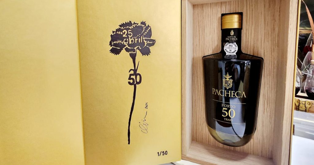  Quinta da Pacheca associa-se aos 50 anos do 25 de Abril com vinho exclusivo - Jornal do Centro