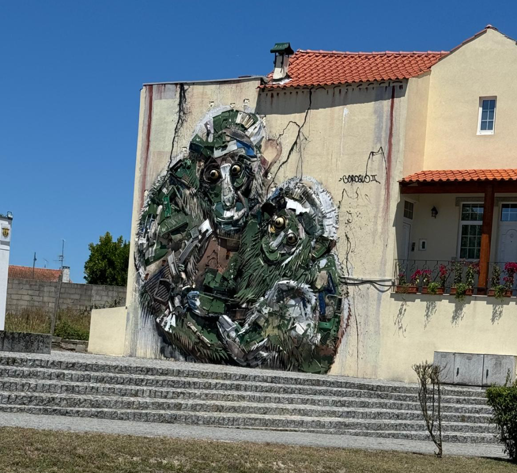  Peça de Bordalo II gera polémica em Viseu entre proprietário de casa e autarquia - Jornal do Centro