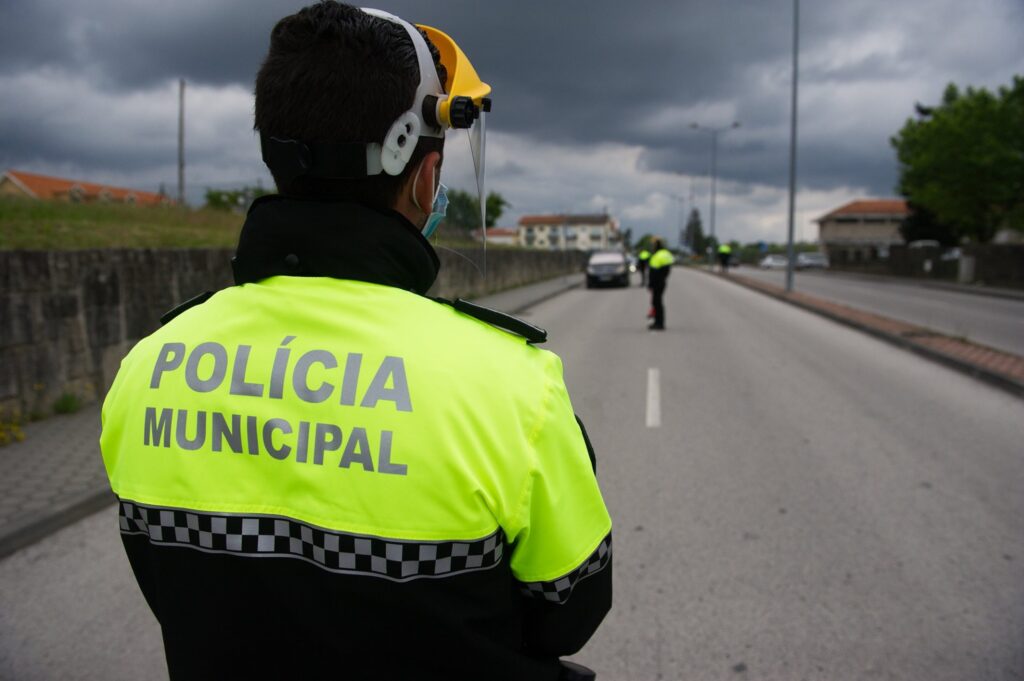  Polícia Municipal de Viseu detém homem por beber demasiado álcool - Jornal do Centro