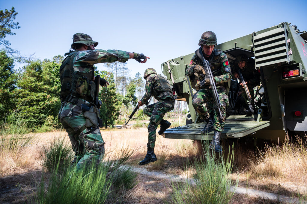  Mais de uma centena de militares em Viseu para as Jornadas de Infantaria - Jornal do Centro